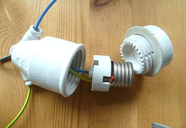 Lampade: Email - Lampe mit Sicherungsschutz – Usato da Effretikon venduto da Heimstudio 6