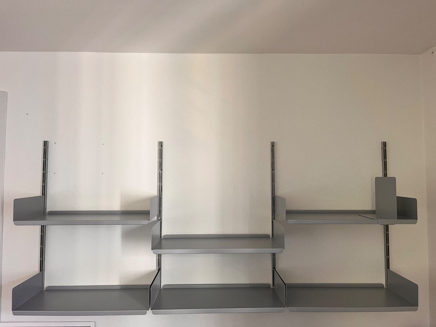 Vitsoe Scaffali: Vitsœ 606 Shelving System, Dieter Rams, 333cm, Silber – Usato da Bern venduto da jwu_vcs5