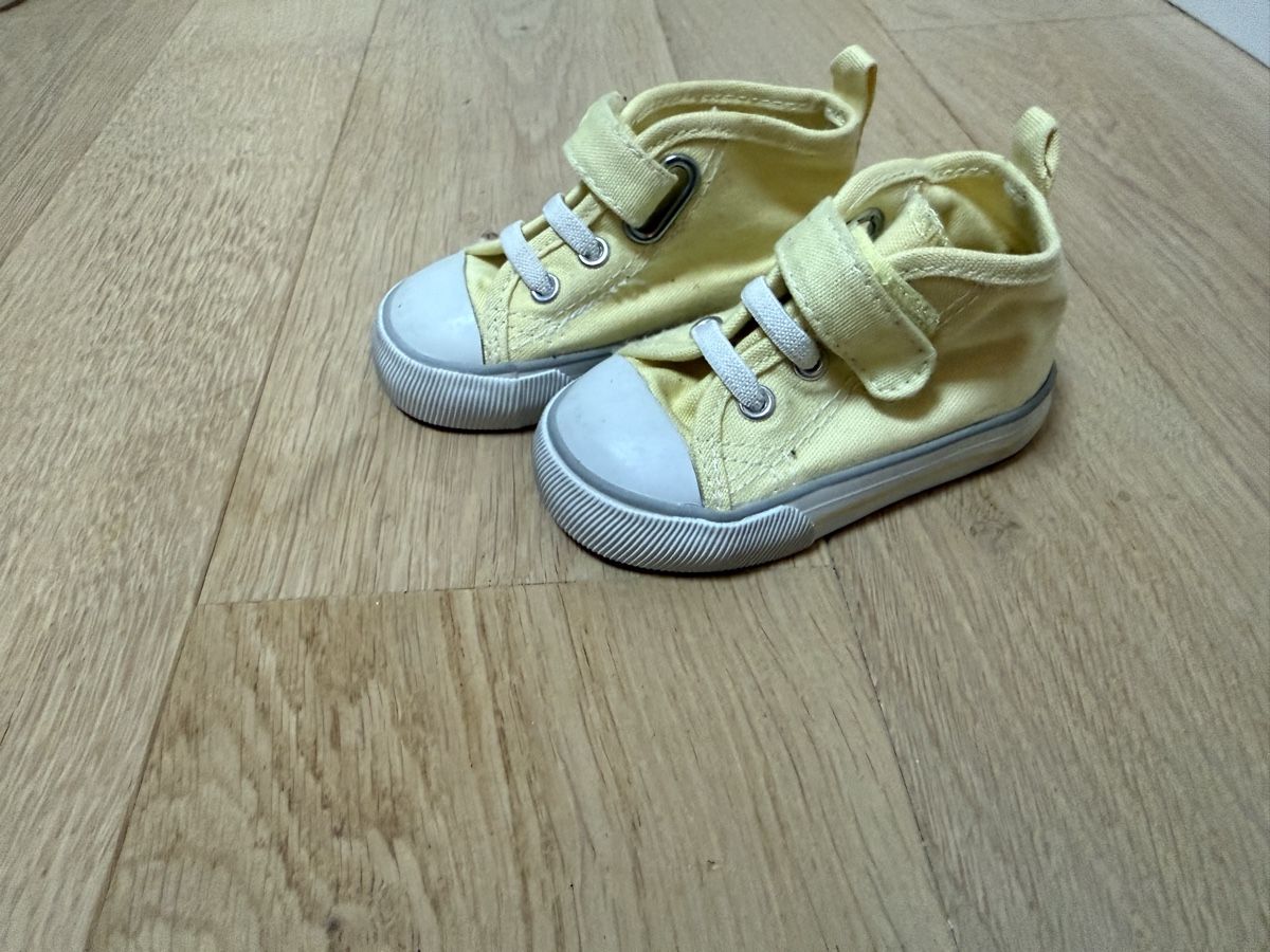 H&M Scarpe per ragazzi: Coole Sneaker H&M, Grösse 18/19 – Usato da Hinteregg venduto da Jazz-C