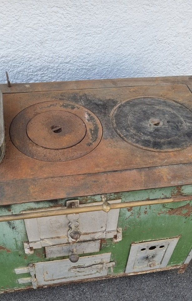 Altri mobili d'antiquariato: Alter Holz-/Kohleherd – Deko oder Restaurierungsprojekt – Usato da Flums venduto da Flumsantik 1