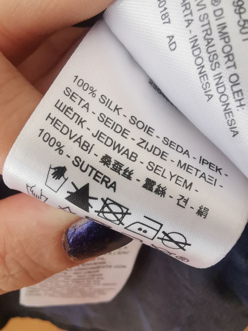 Levi's Camicette: Seidenhemd, Seidenbluse von Levi's mit Sternen – Usato da Uerikon venduto da pink_flamingo 5