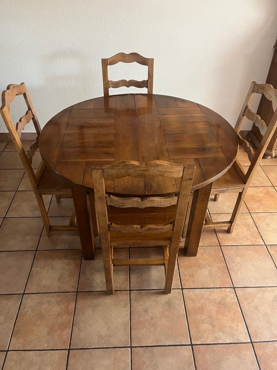 Set di tavolo e panche: Table ronde extensible bois 4 chaises bon état – Usato da Plan-les-Ouates venduto da dur_2b6n 1