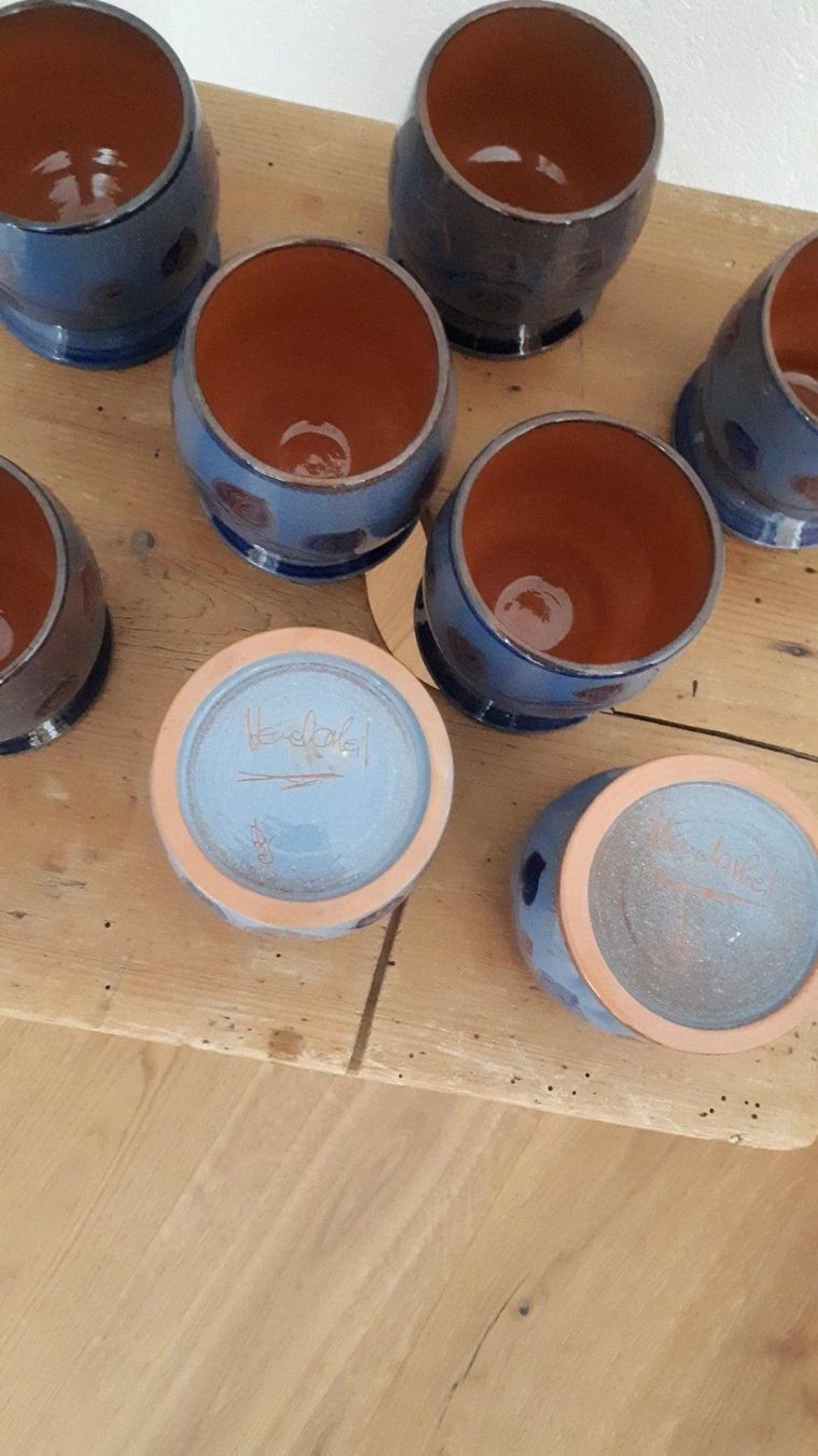 Set di piatti: Saftkurg mit 8 Bechern handgetöpfert – Usato da Montlingen venduto da Giardini13 7