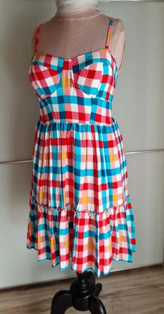 Sommerliches Kleid mit Karomuster, Grösse S, neuwertig