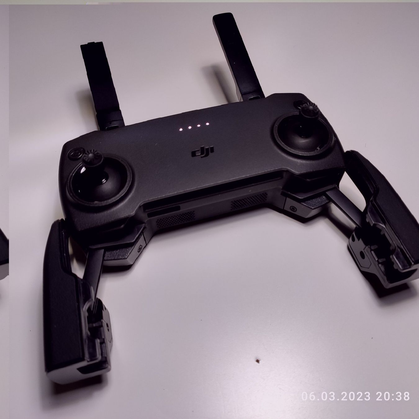 DJI Modellismo RC: DJI MINI 1 Controller (wie NEU/Original!) – Nuovo (secondo la descrizione) da Zürich venduto da Biedermann23 1