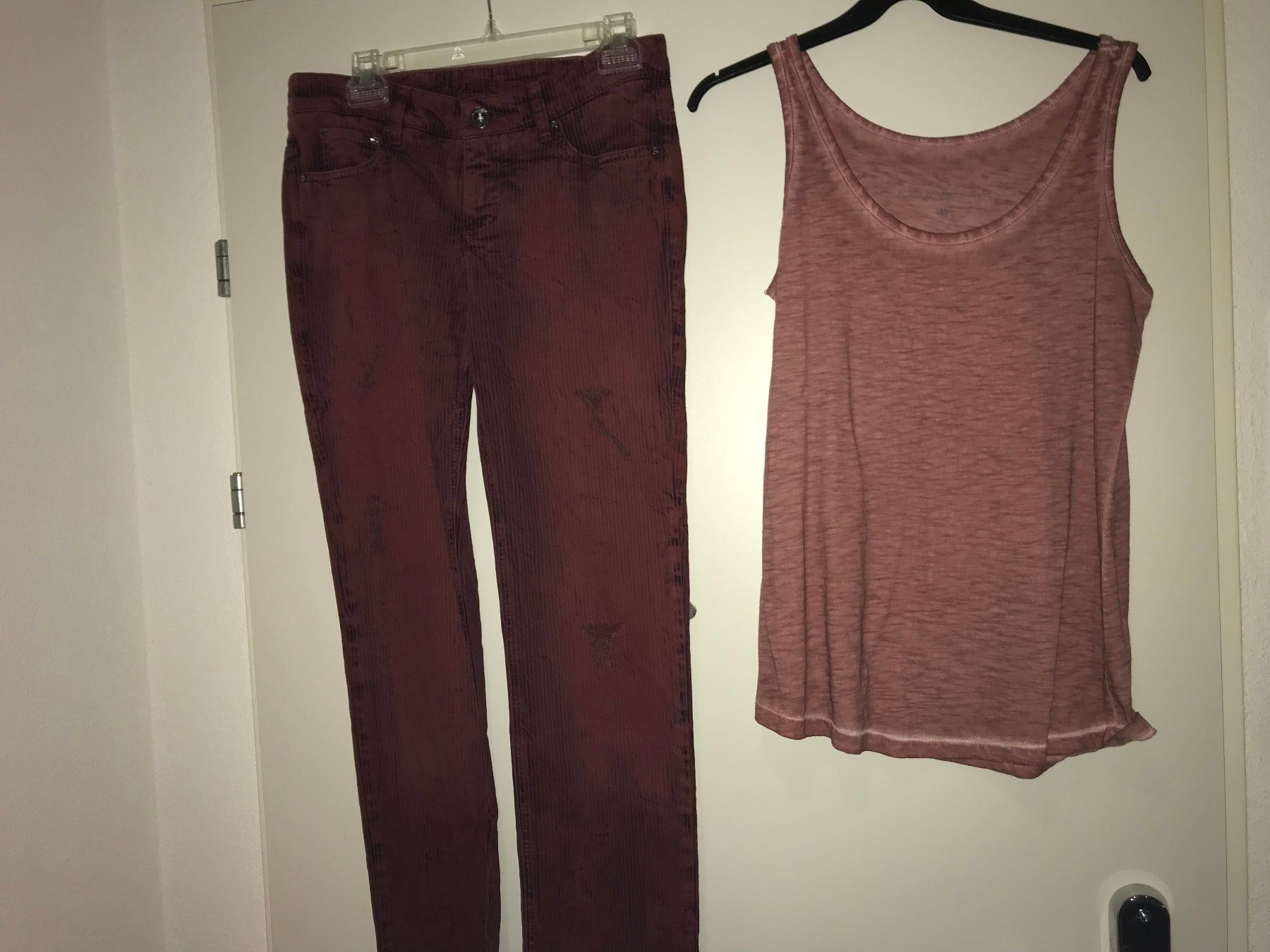 Jeans: Hose und Shirt – Neu (gemäss Beschreibung) aus Zumikon von Uranus88