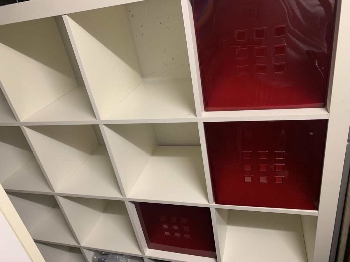 Ikea Étagères: Kallax Regal gebraucht – D'occasion à Einsiedeln par Yacki121017