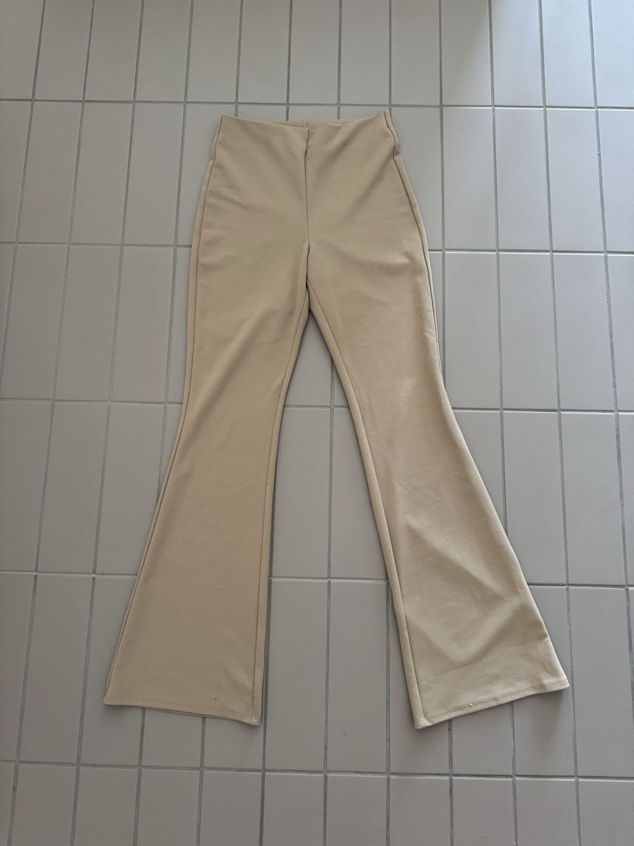 H&M Hosen: Wide leg Stoffhose, beige, S – Gebraucht aus Zürich von noura2202