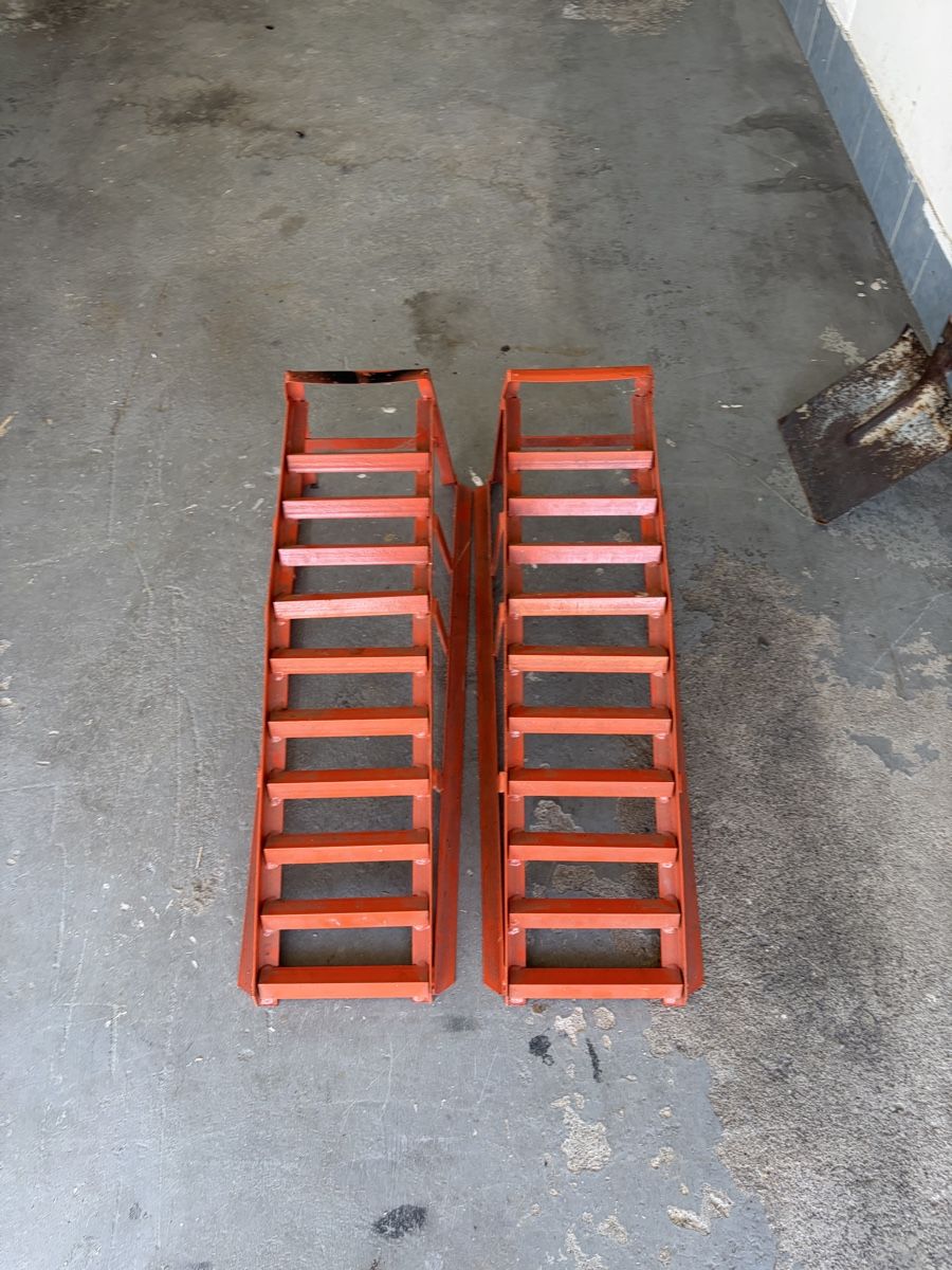 Rampes & Cales: car ramp – D'occasion à Bülach par zhx20411614