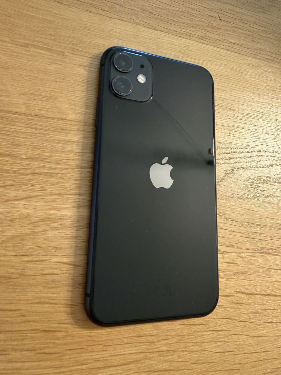 Apple Telefoni cellulari / Smartphones: Apple Iphone 11 64GB Schwarz – Usato da Thayngen venduto da Jruer- 2