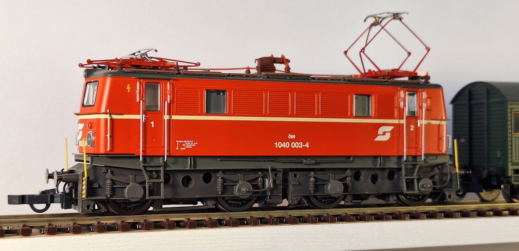 Roco Trains électriques: ÖBB 1040 mit Güterzug – D'occasion à Bern par BahnliebhaberRe420 2
