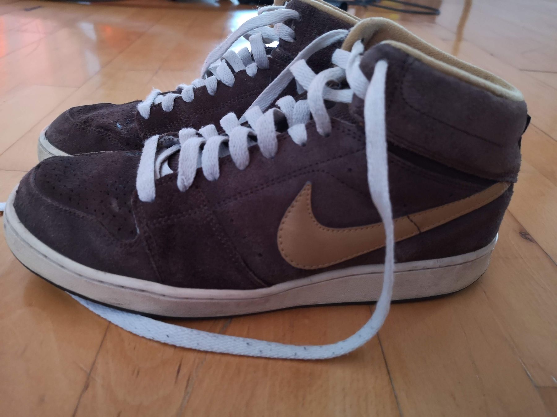 Nike Herrenschuhe: Nike Schuhe Gr. 40, Wildlederoptik, braun – Neu (gemäss Beschreibung) aus Gattikon von myartshop 1