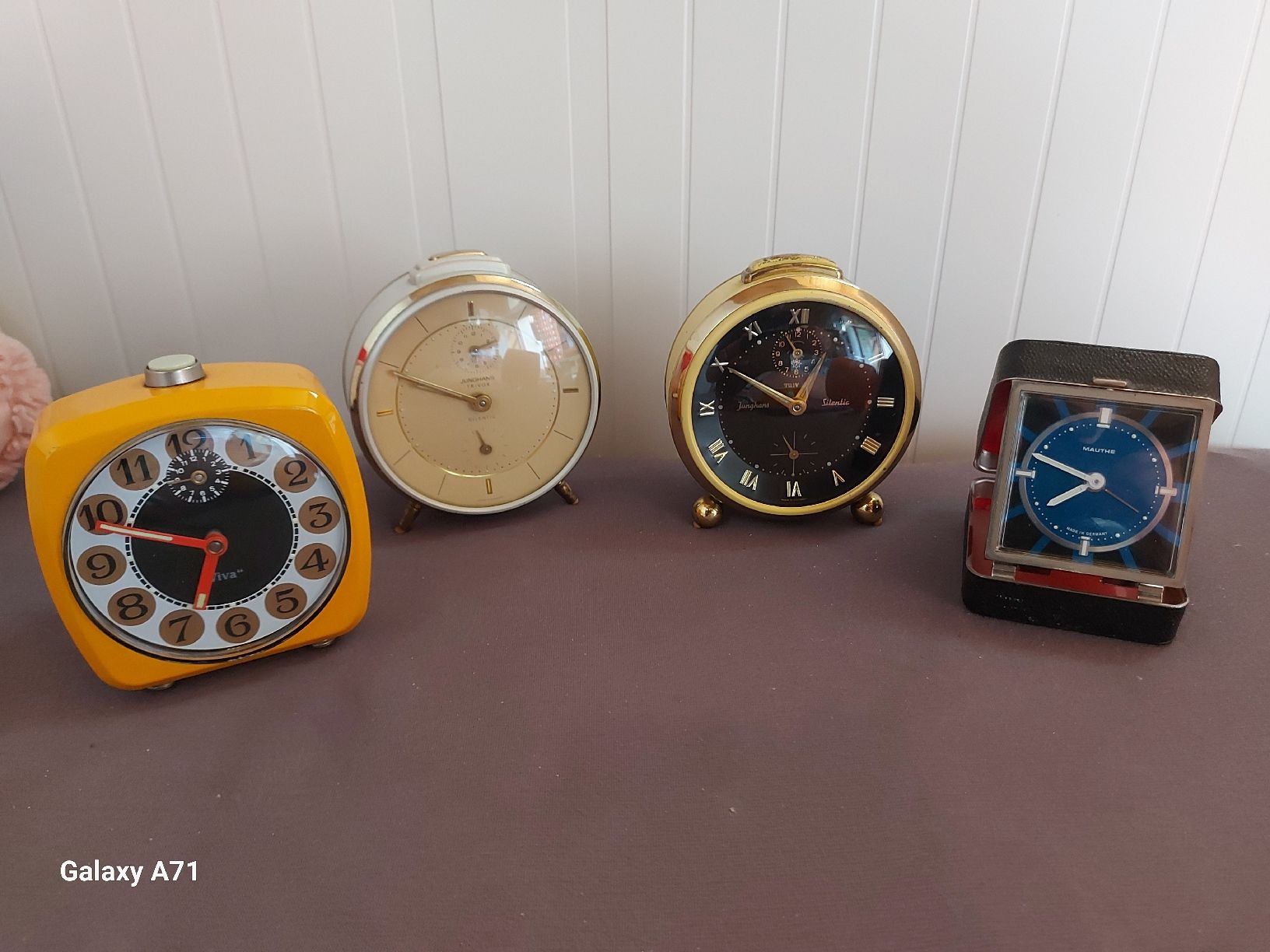 Sveglie: 4 Wecker u.a. Junghans Trivox, Reisewecker – Usato da Rumisberg venduto da AaronRodgers81