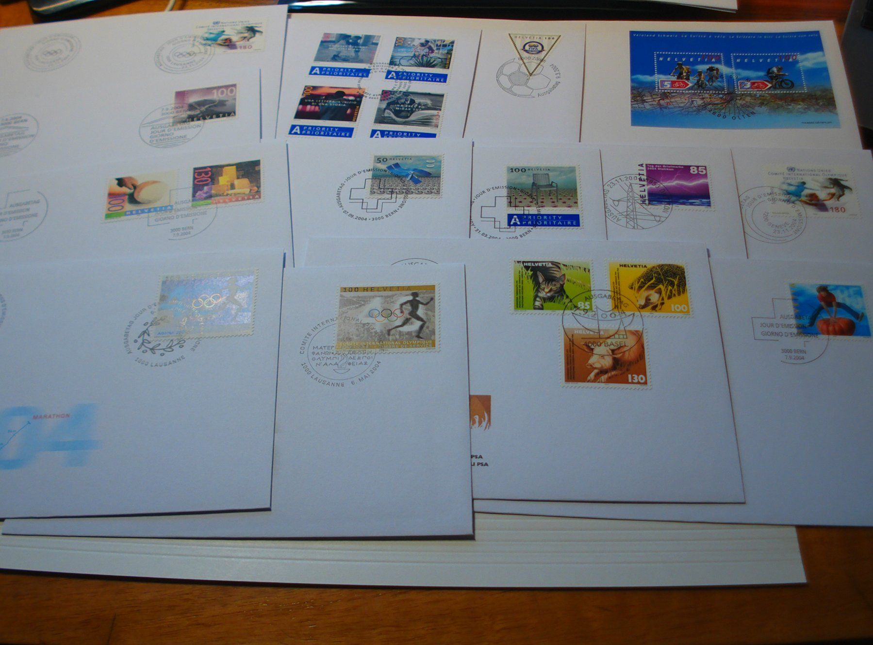 Tous les timbres: Set FDC 2004, 20 Belege – D'occasion à Niederwil AG par morostahu