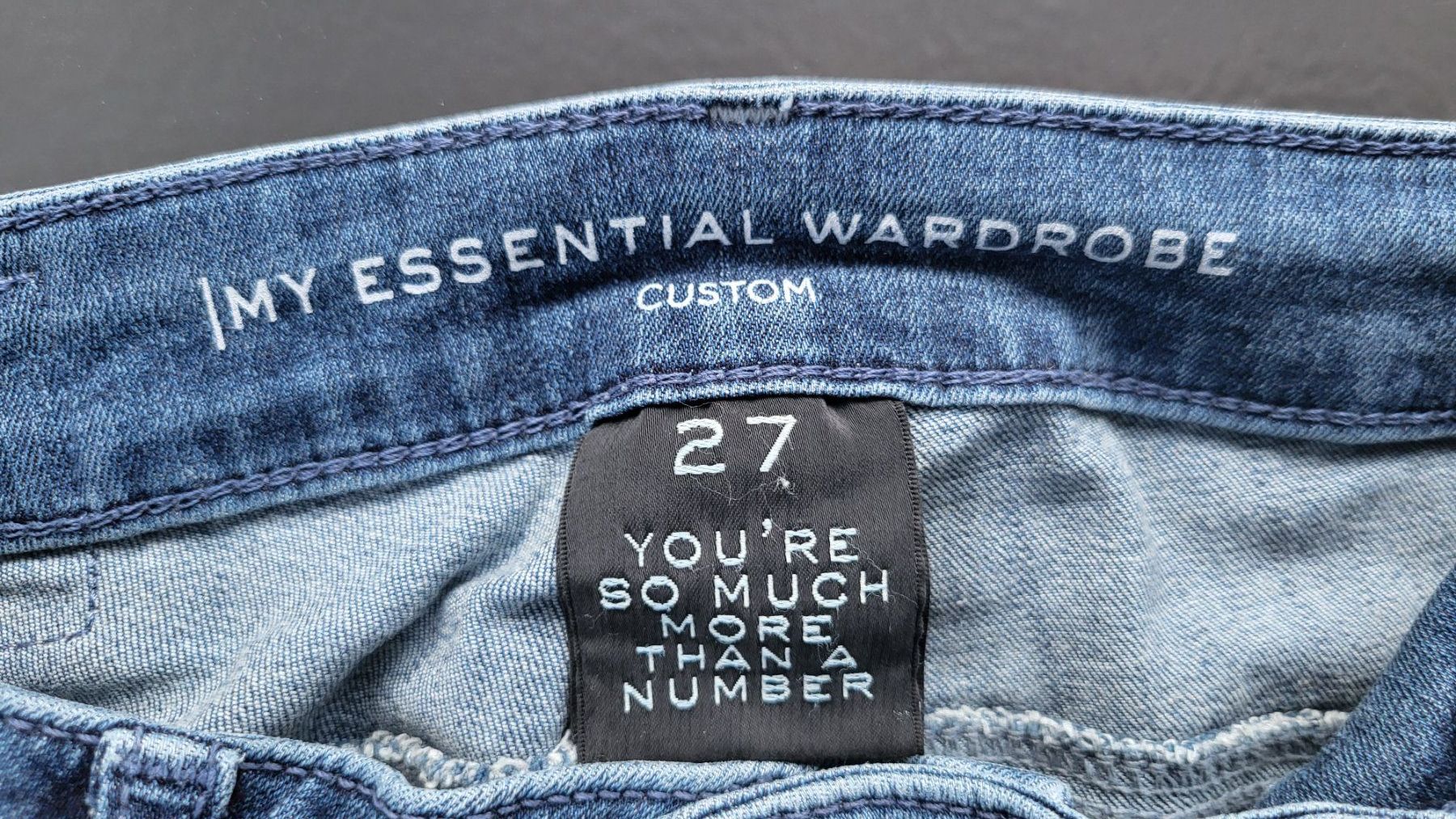 Jeans: Jeans my essential wardrobe 27 – Usato da Zürich venduto da Sibetti 2
