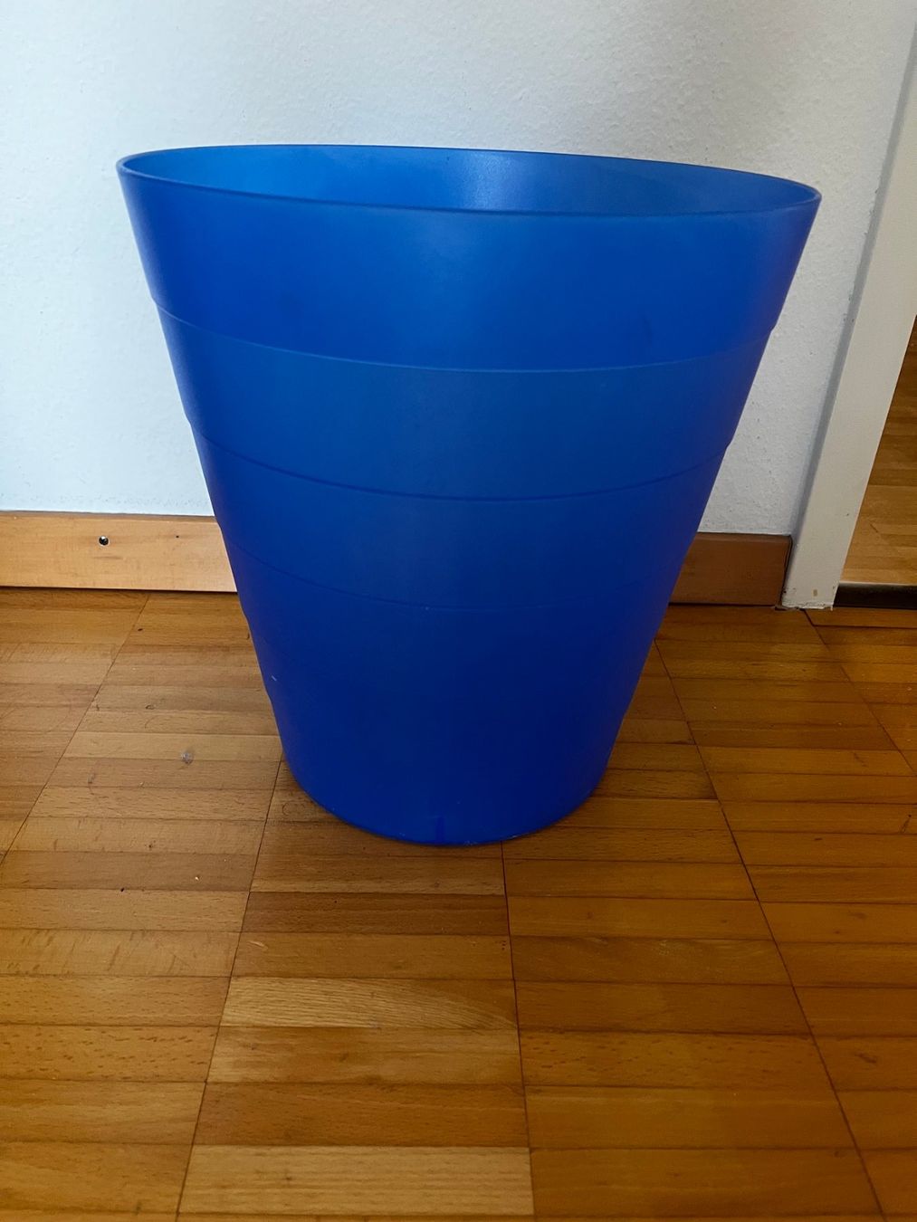 Ikea Abfalleimer: Blauer Papierkorb – Gebraucht aus Zürich von Timo_G