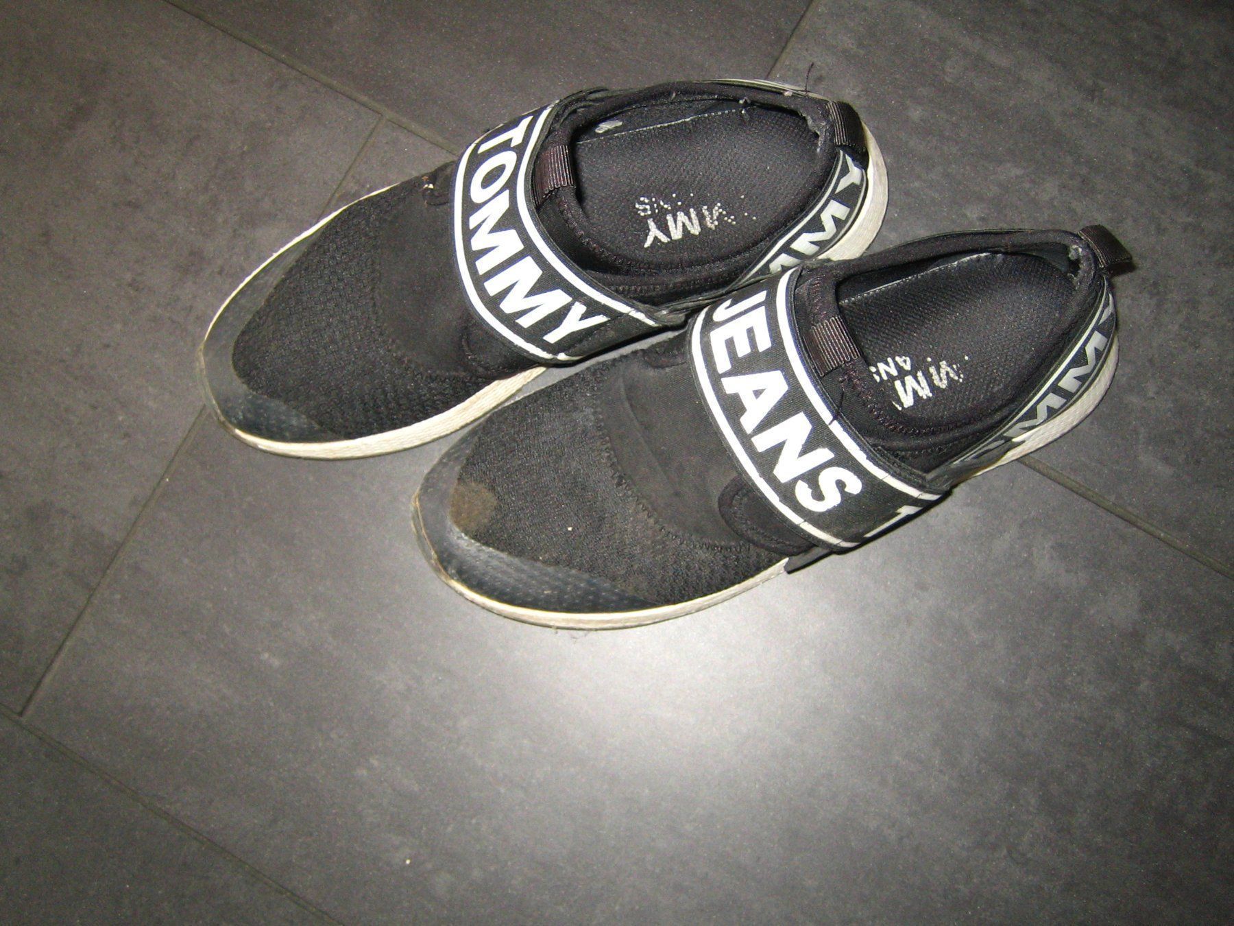Herrenschuhe: Modische Sneakers Tommy Jeans – Gebraucht aus Chur von bibo014