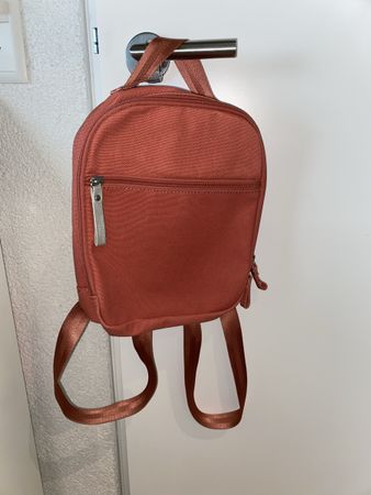 QWSTION Mini Rucksack in Apricot - NEU! Top!