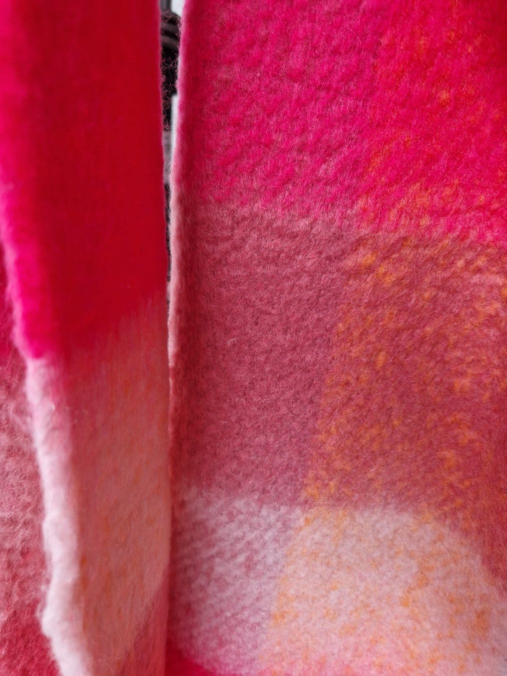 Foulard & Sciarpe: Fluffy winter scarf – Usato da Zug venduto da Bibibo 2