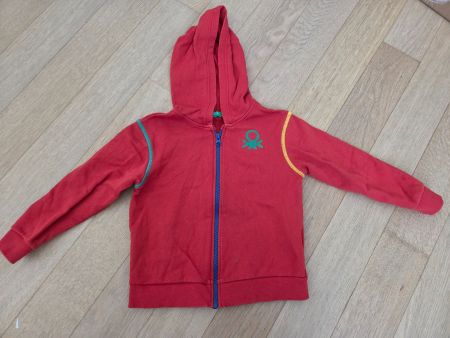 Sweat à capuche Benetton taille 110