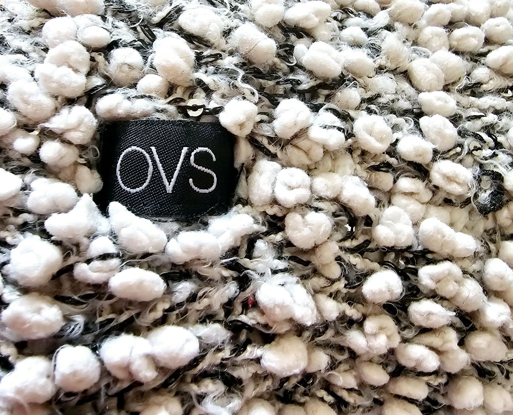 Foulard & Sciarpe: OVS Strick Schal endlos mit Glitzerfäden – Usato da Füllinsdorf venduto da Sunnebliemli7 1