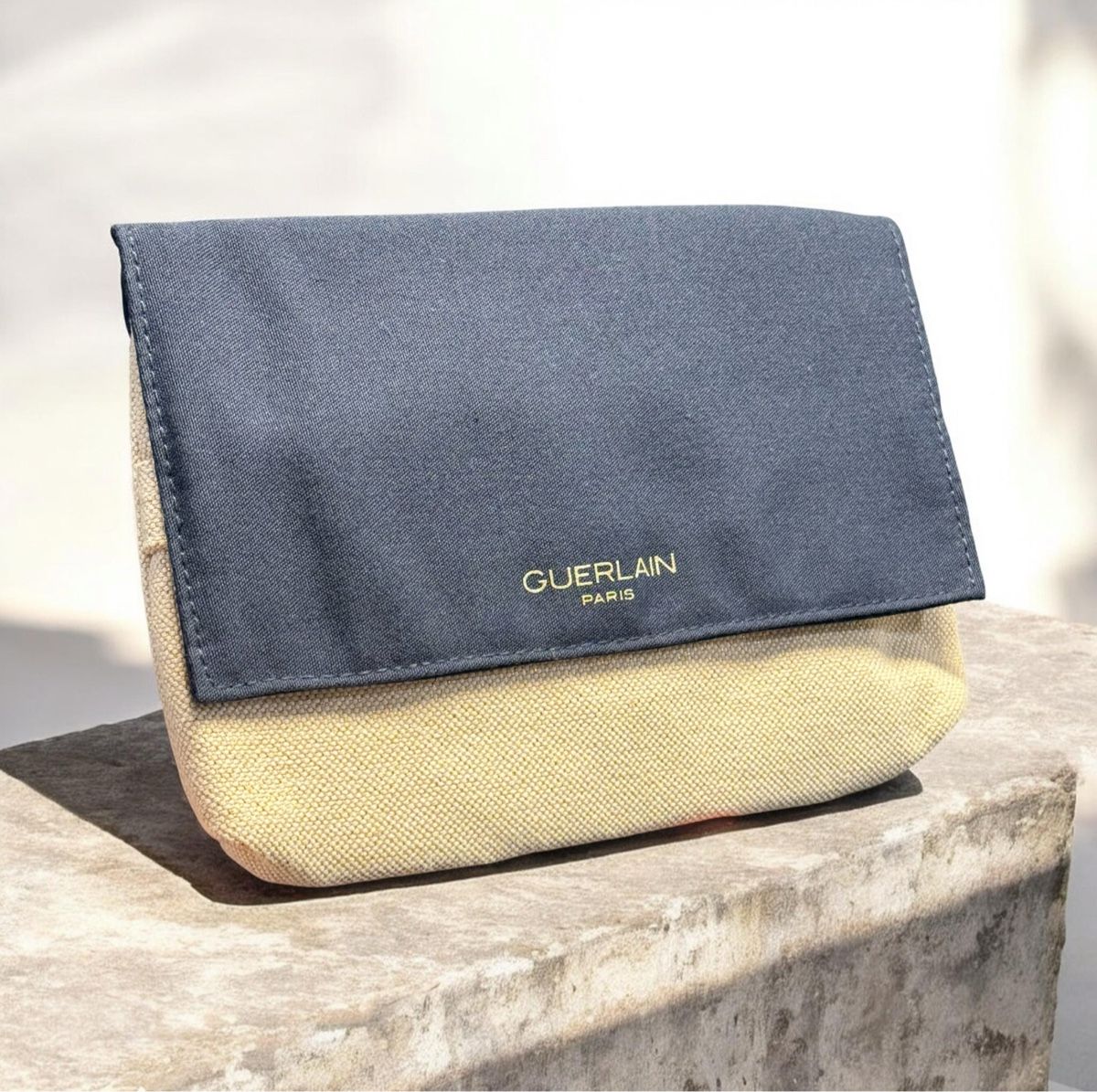 Guerlain Kosmetikkoffer: Pochette Guerlain Paris – Neu und originalverpackt aus Châtel-St-Denis von Montclair_Swiss 2