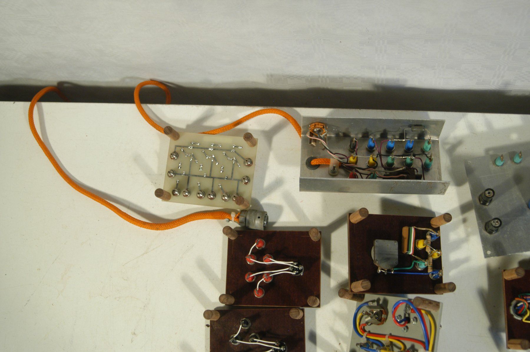 Elektronikbauteile: Konvolut Testgerate Elektronik Laborgerate – Gebraucht aus Herisau von Wisen 6