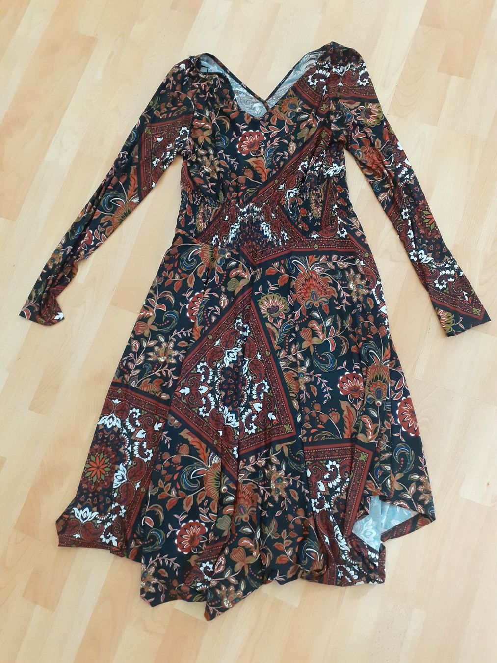 Kleider: Wunderschönes langes Kleid S – Gebraucht aus Pfäffikon SZ von Elendir