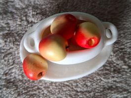 Leckere,wunderschöne, sehr alte Obstschale fürs Puppenhaus