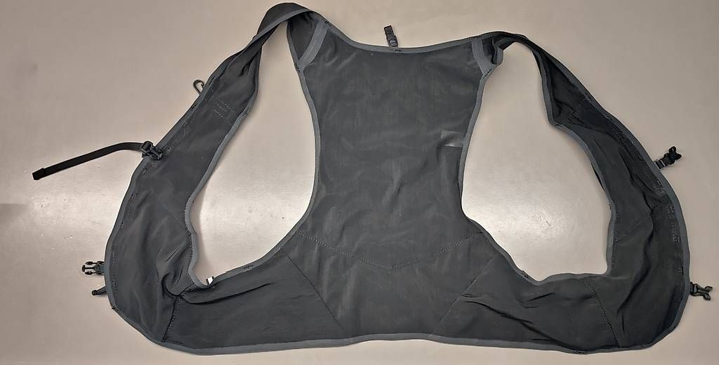 Black Diamond Zaini: Black Diamond - Distance 4 Hydration Vest – Usato da Bülach venduto da hunzisev 1