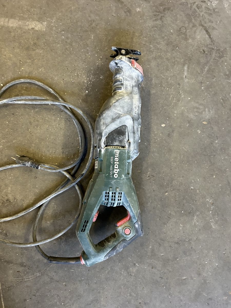 Scies: Säbelsäge metabo – Défectueux à bäretswil par doser25
