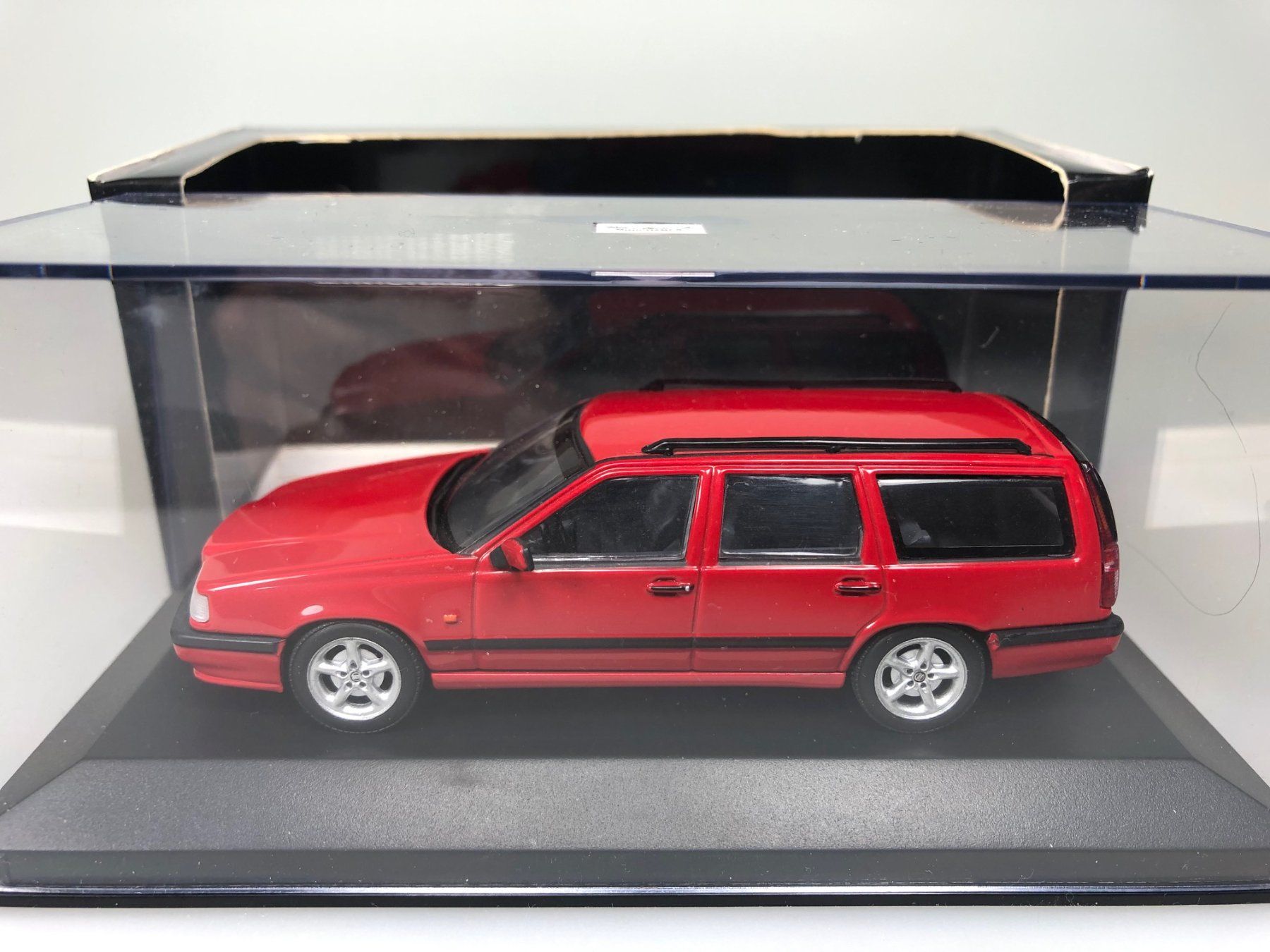 Volvo Modellini d'auto: Volvo 850 Break - Minichamps - 1:43 – Usato da Widen venduto da Himan 2