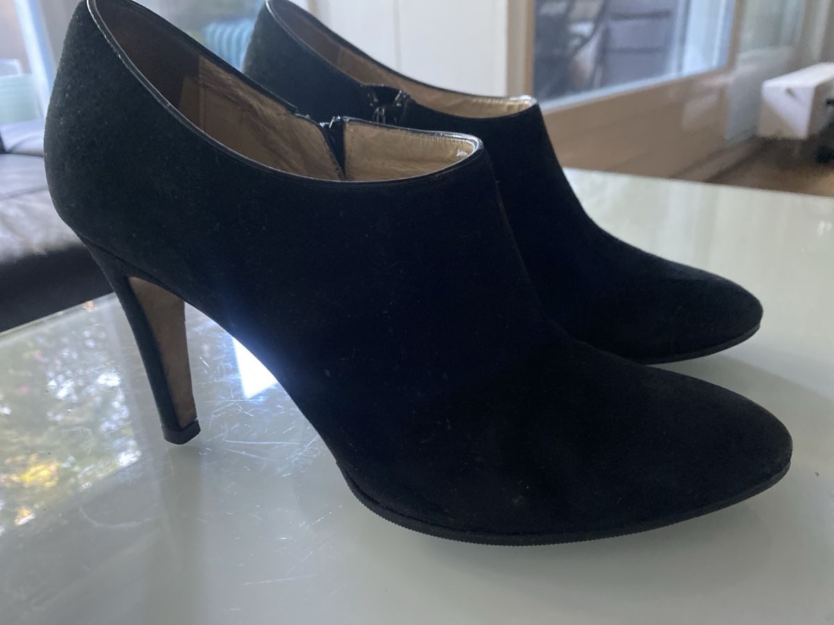 Scarpe da donna: Bottines élégantes en daim noir, taille  38,5 – Usato da Geneve venduto da pat_p76n