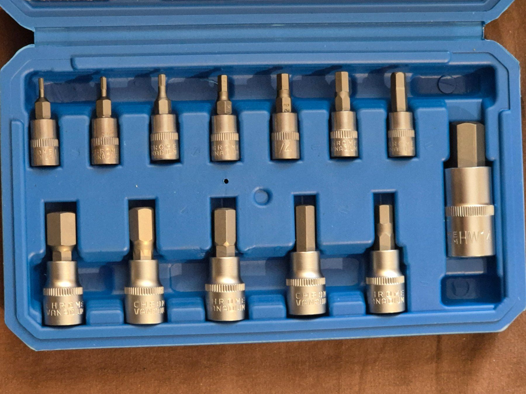 Tutti gli attrezzi: Neues 1/2"-Sechskantbit-Set aus Chrom-Vanadium-Blau – Usato da Losone venduto da bal_gfp6 1