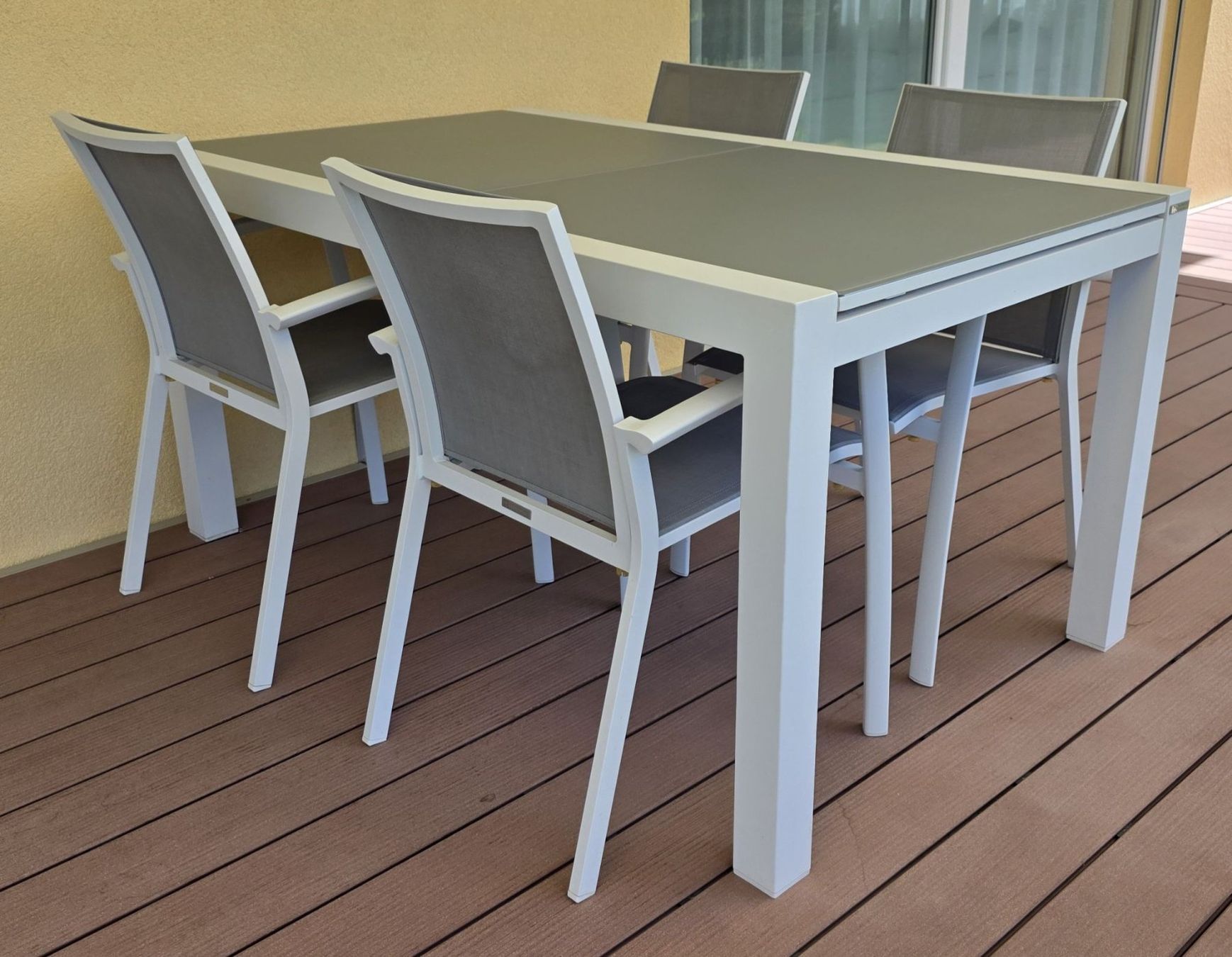 Hunn Set di tavolo e panche: Moderner Gartentisch mit 4 Stühlen – Usato da Magden venduto da saspas