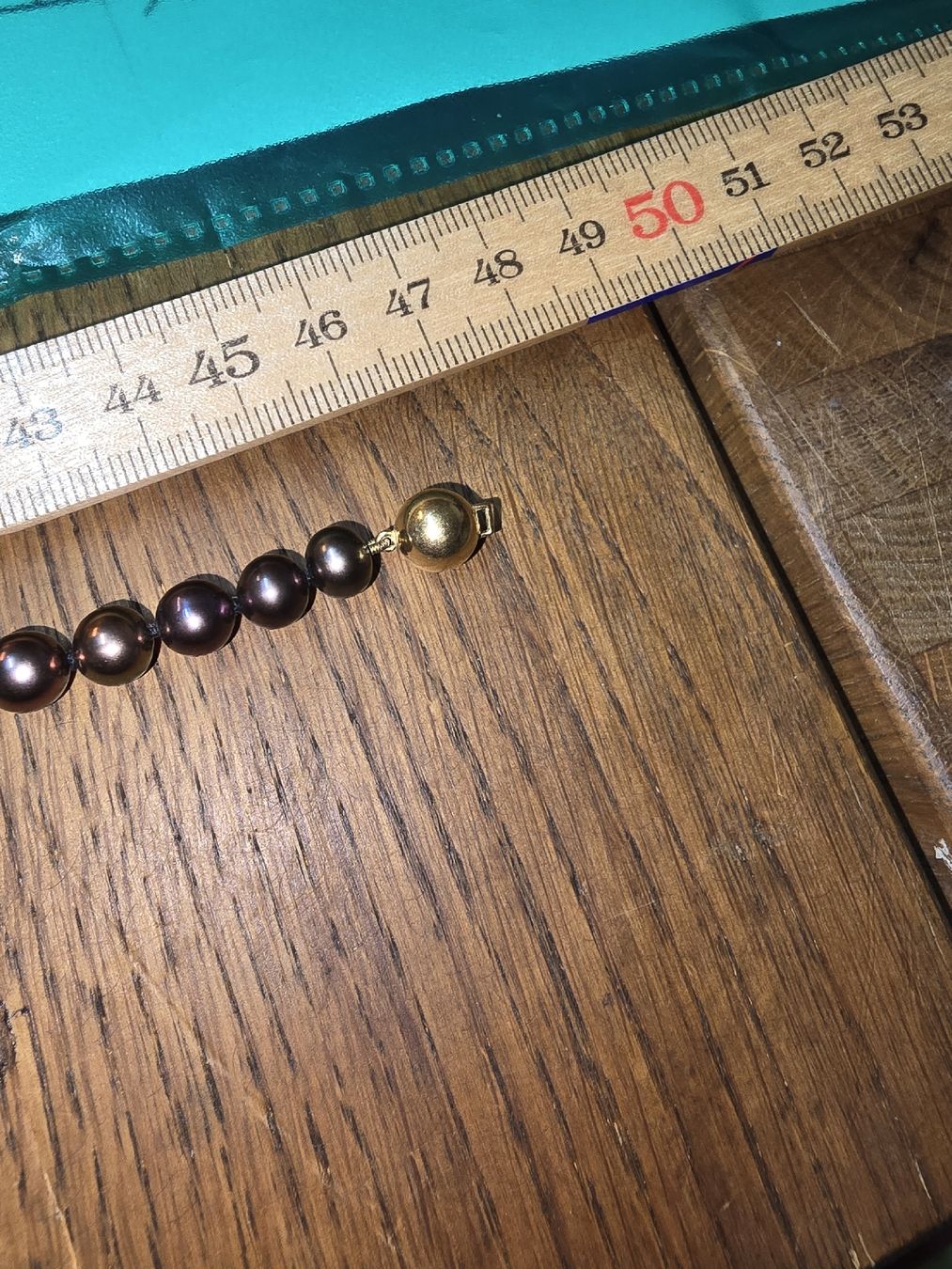 Catenine: Perlenkette dunkel mit Goldverschluss 18k – Usato da Rorschach venduto da TimelessTrading 2
