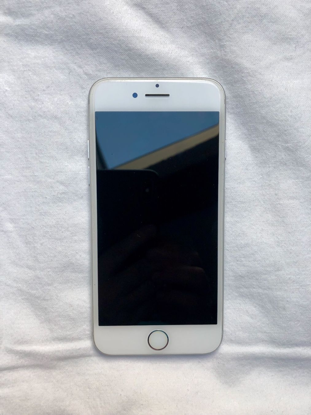 Apple Telefoni cellulari / Smartphones: iPhone 7 SILBER 128GB – Usato da Basel venduto da Solaia28