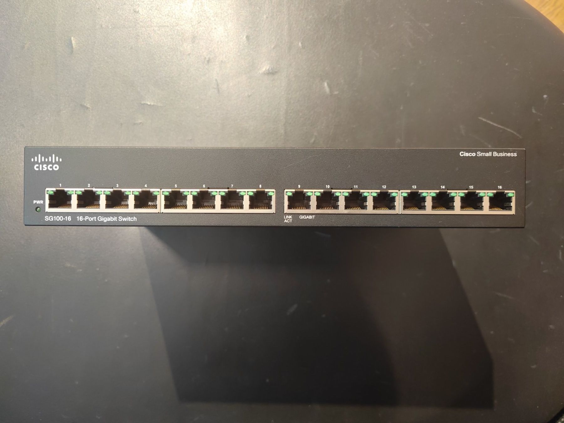 Cisco Hubs & Switches: Switch RJ45 CISCO SG100-16 v2 – Gebraucht aus Sion von Bang-OlufsenSion 1
