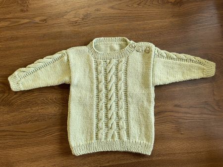 Handgestrickter Kinder-Pullover