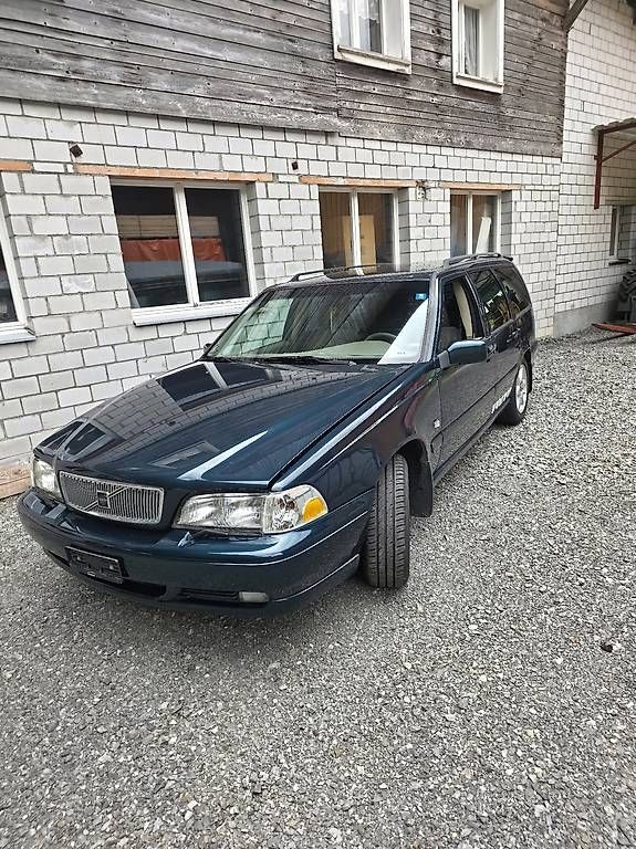 Automobili: Volvo V70 2.5T – Difettoso da Muotathal venduto da Timistin