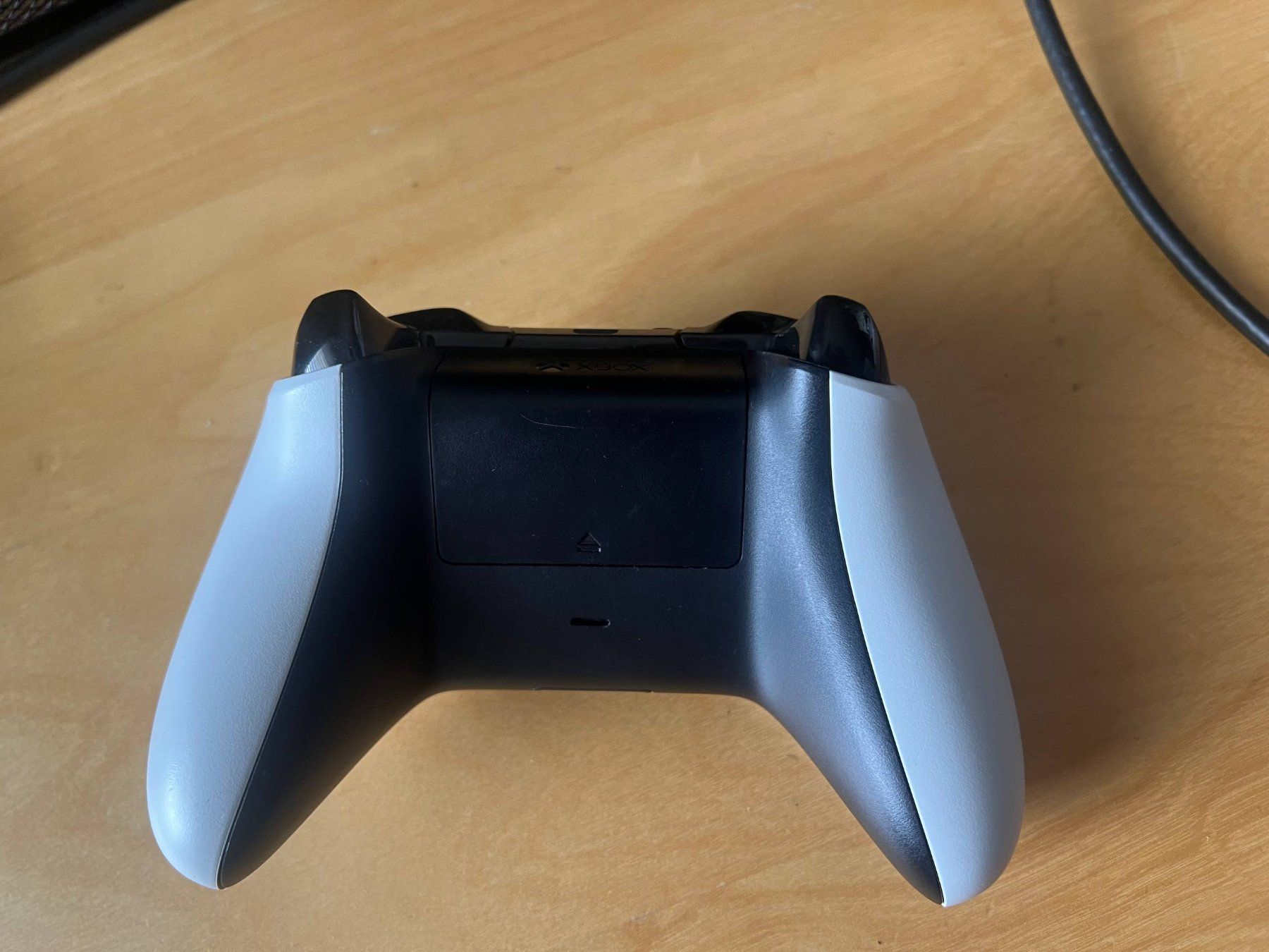 Microsoft Controller: Original Xbox One Wireless Controller Weiss – Usato da Binningen venduto da vitalii_zozulia 2