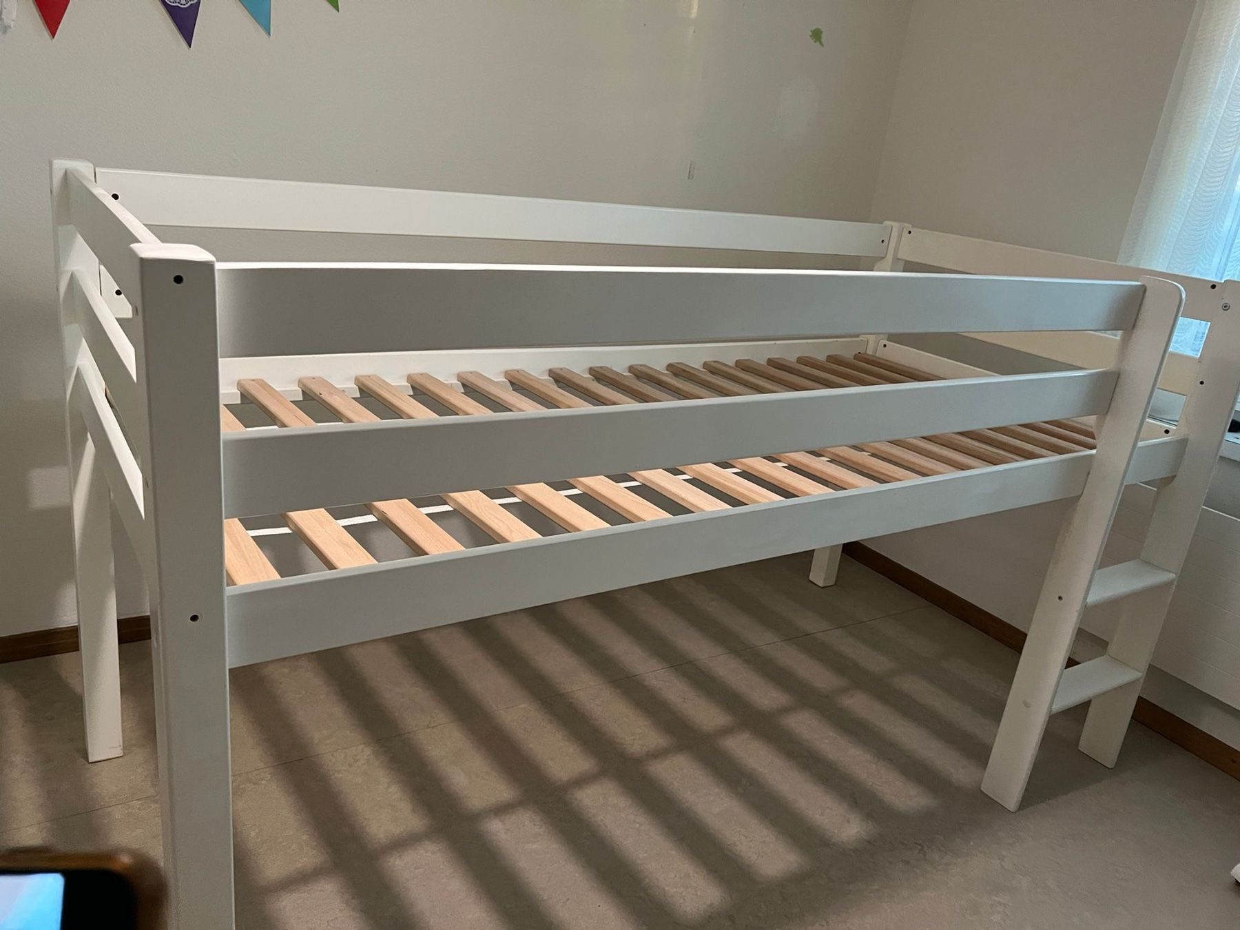 Letti: Kinderbett/ Hochbett/ Bett mit Treppen – Usato da Herisau venduto da Bilyana13 6