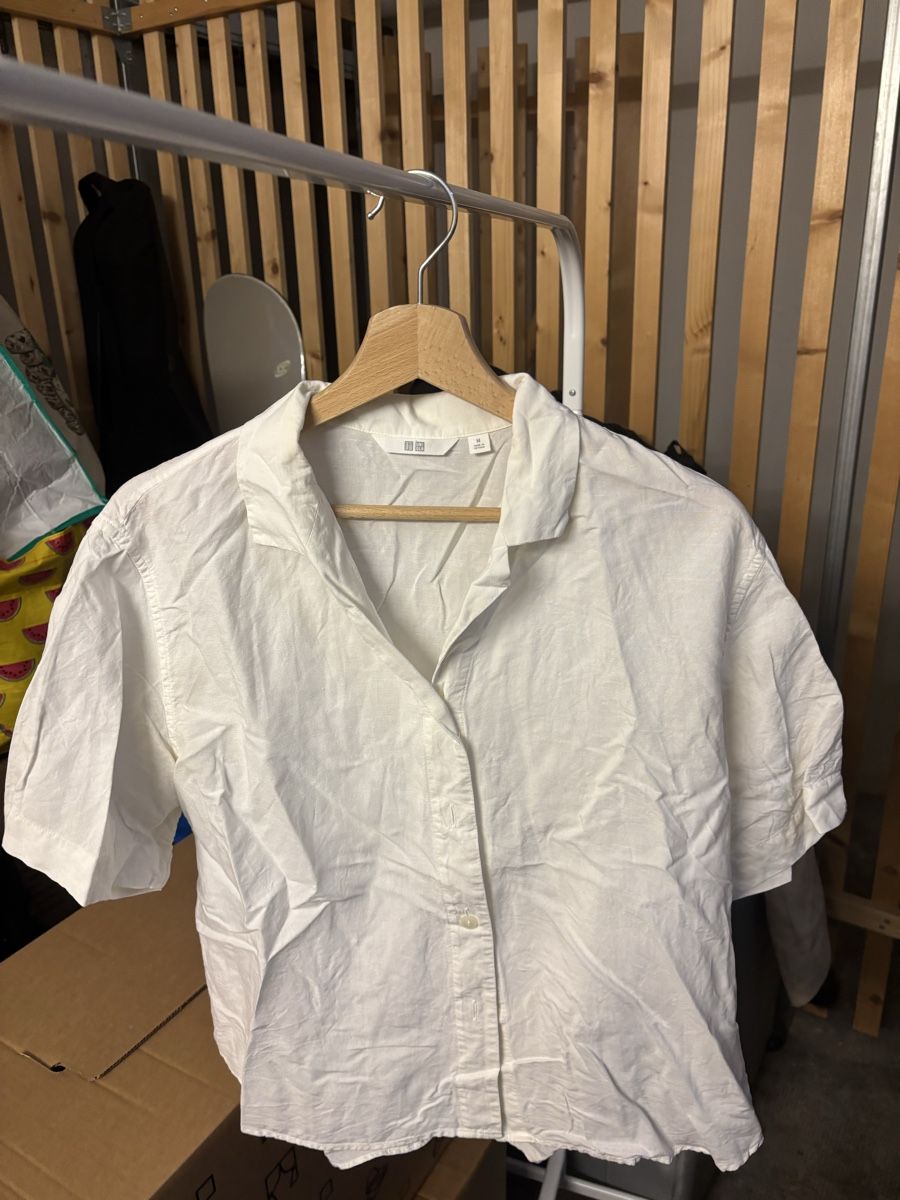 Blusen: Kurzes Leinenhemd Uniqlo – Neu (gemäss Beschreibung) aus Basel von a.tamara9