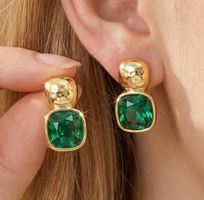 Jolies boucles d’oreilles plaquées pierres zircons vertes