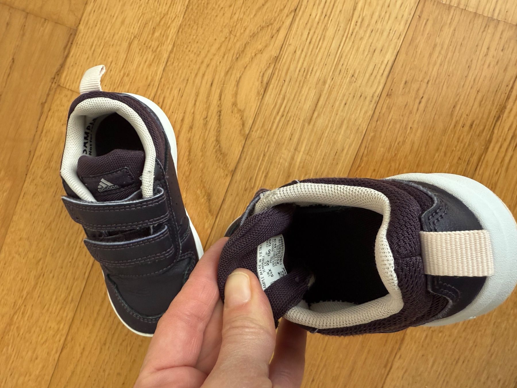 Scarpe per ragazzi: Adidas Sport Schuhe Gr.22 – Usato da Zürich venduto da audrey_dri 1