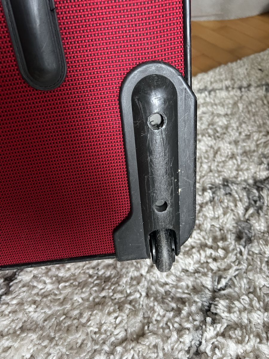 Samsonite Valigie: Samsonite Red Luggage -  55x35x19 – Usato da Horgen venduto da CarmenRL 2