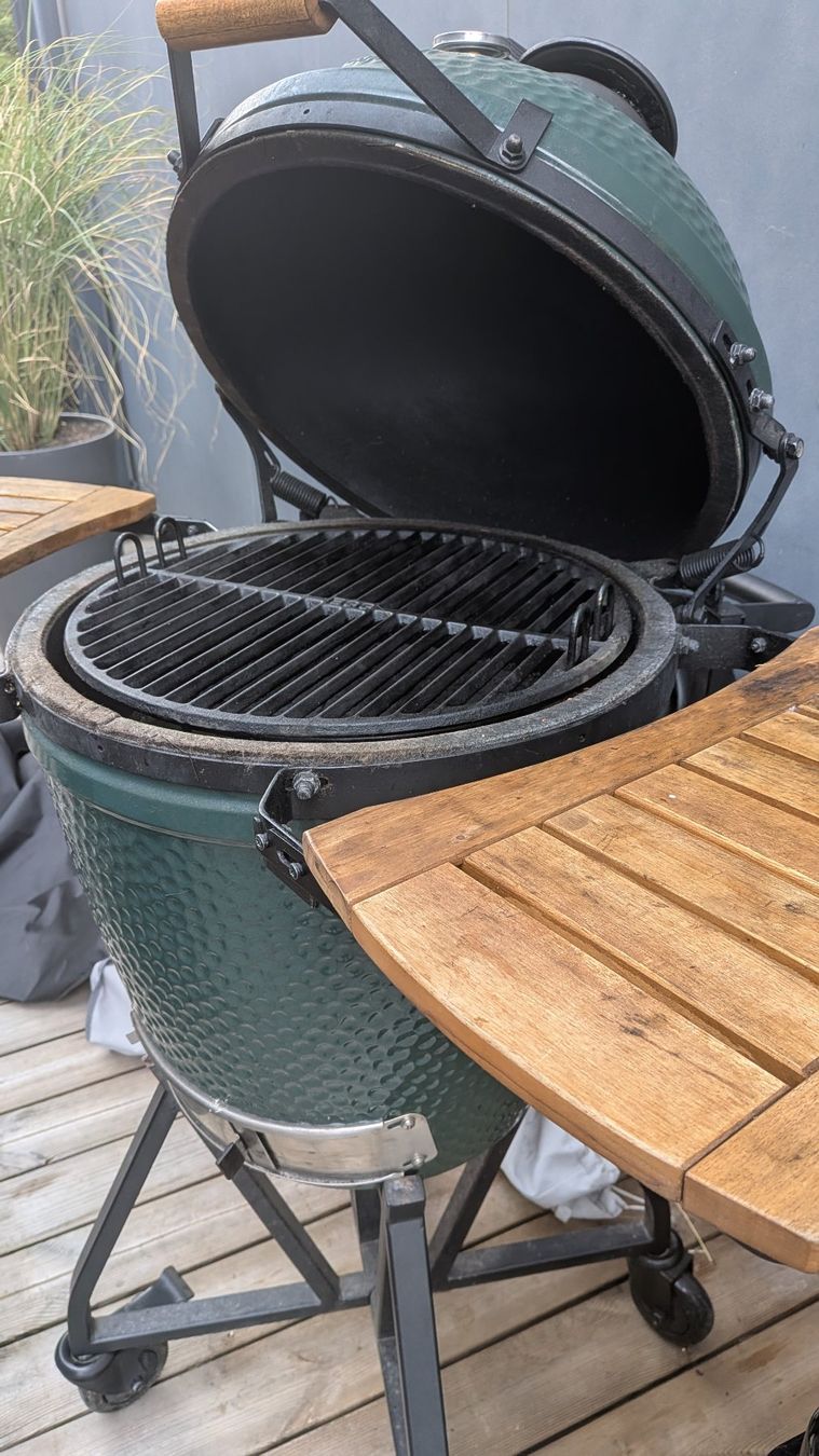 Big Green Egg Grills: Green Egg Medium – Gebraucht aus Schiers von han_m5bc 1