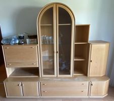 Gratis!!! Schönes Büffet aus Holz mit viel Stauraum