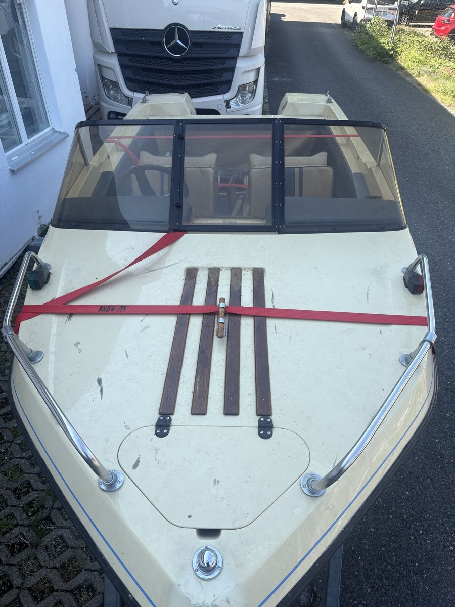 Yamaha Bateaux: Anhänger mit mfk + schöner Boot mit Yamaha 8ps – D'occasion à Oftringen par dus_n9nw 5
