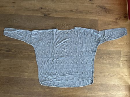 Damen Pullover Ipsy grau, Muster Gr. ca. L, ALLES MUß WEG!